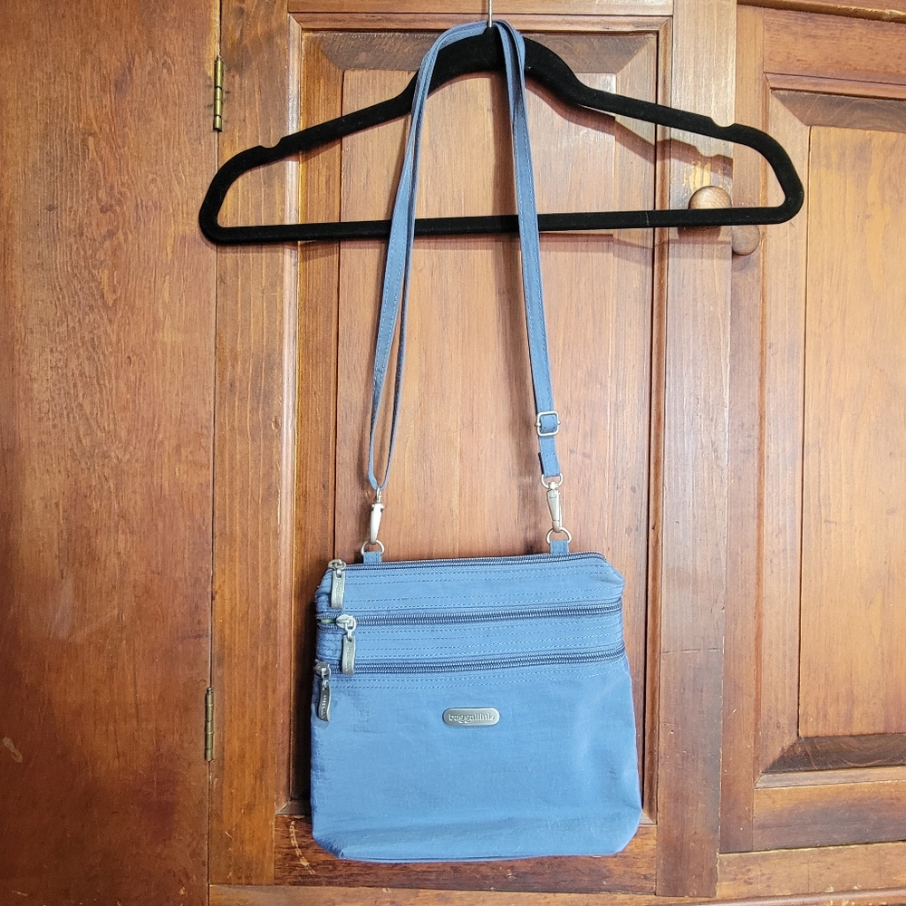Baggallini Light Blue Zipper Crossbody Nylon Washable Purse - 9" x 9"